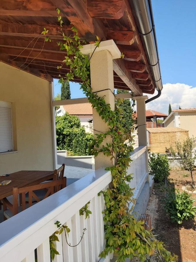 Villa Zdenka มิลนา ภายนอก รูปภาพ